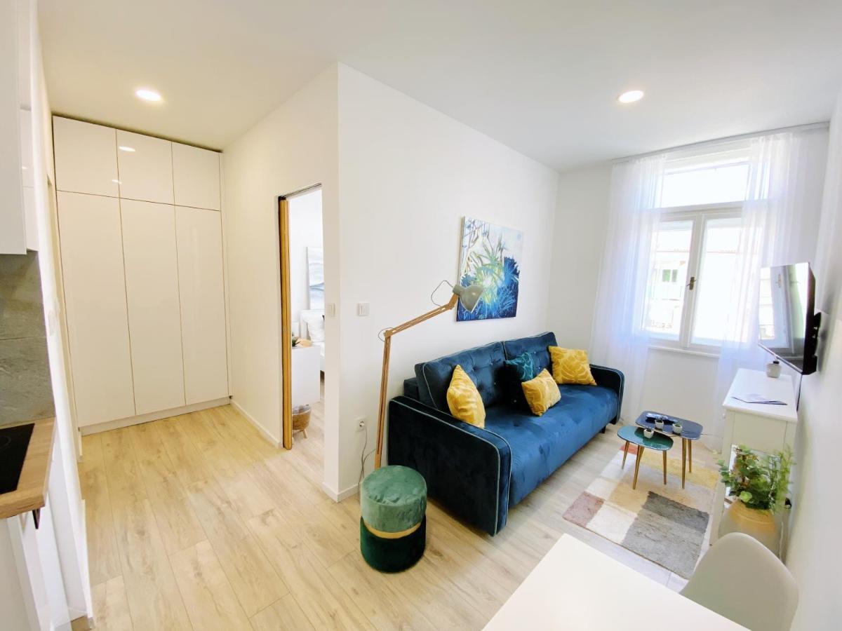 Appartement New Stylish & Modern Studio Apart - With Sea View à Pula Extérieur photo