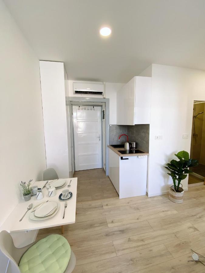 Appartement New Stylish & Modern Studio Apart - With Sea View à Pula Extérieur photo
